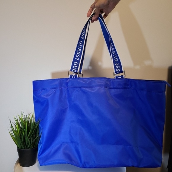 New GUESS Travel Bag Tote - Picture 2 of 7